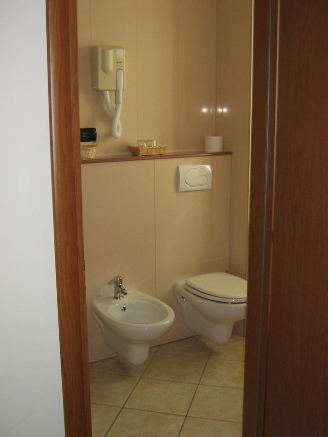 Hotel Sanremo Ceva Cameră foto