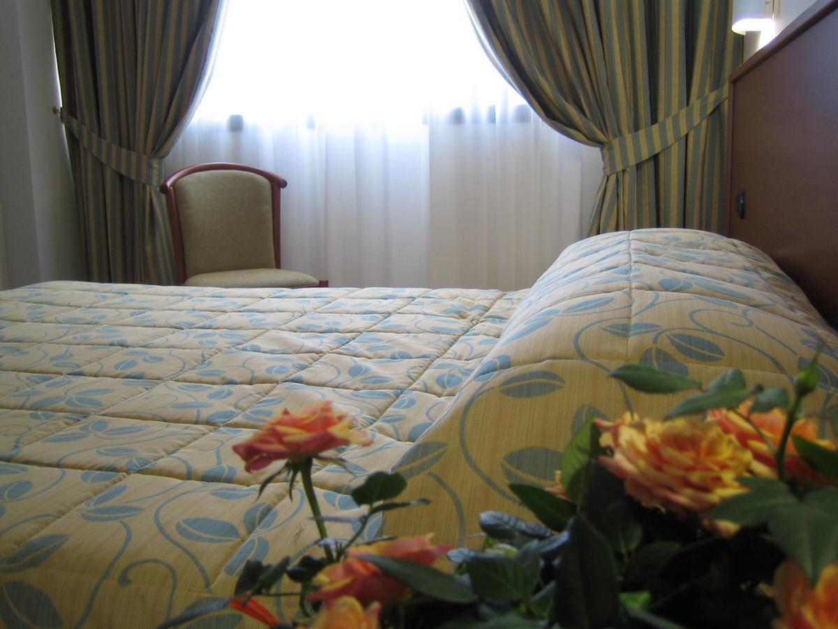 Hotel Sanremo Ceva Cameră foto